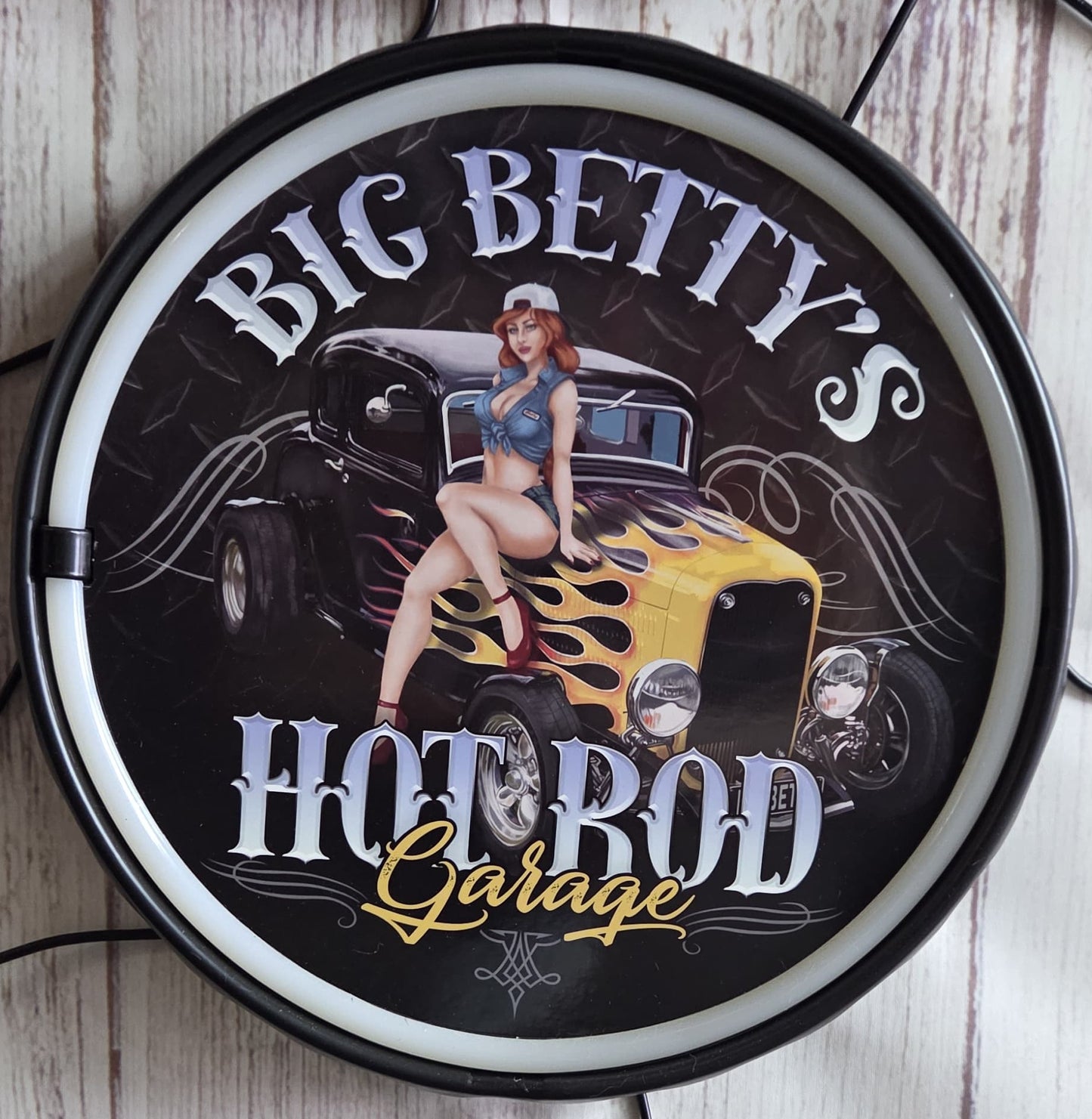 Big Betty's hot rod garage led round