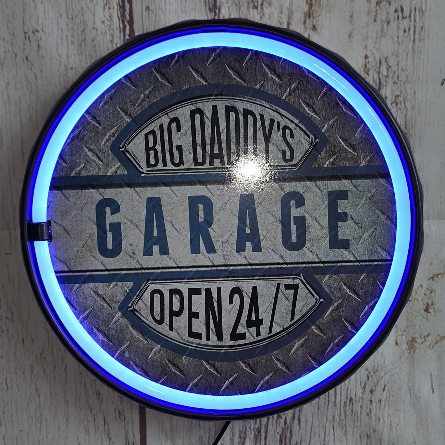 Big Daddy's Garage led round